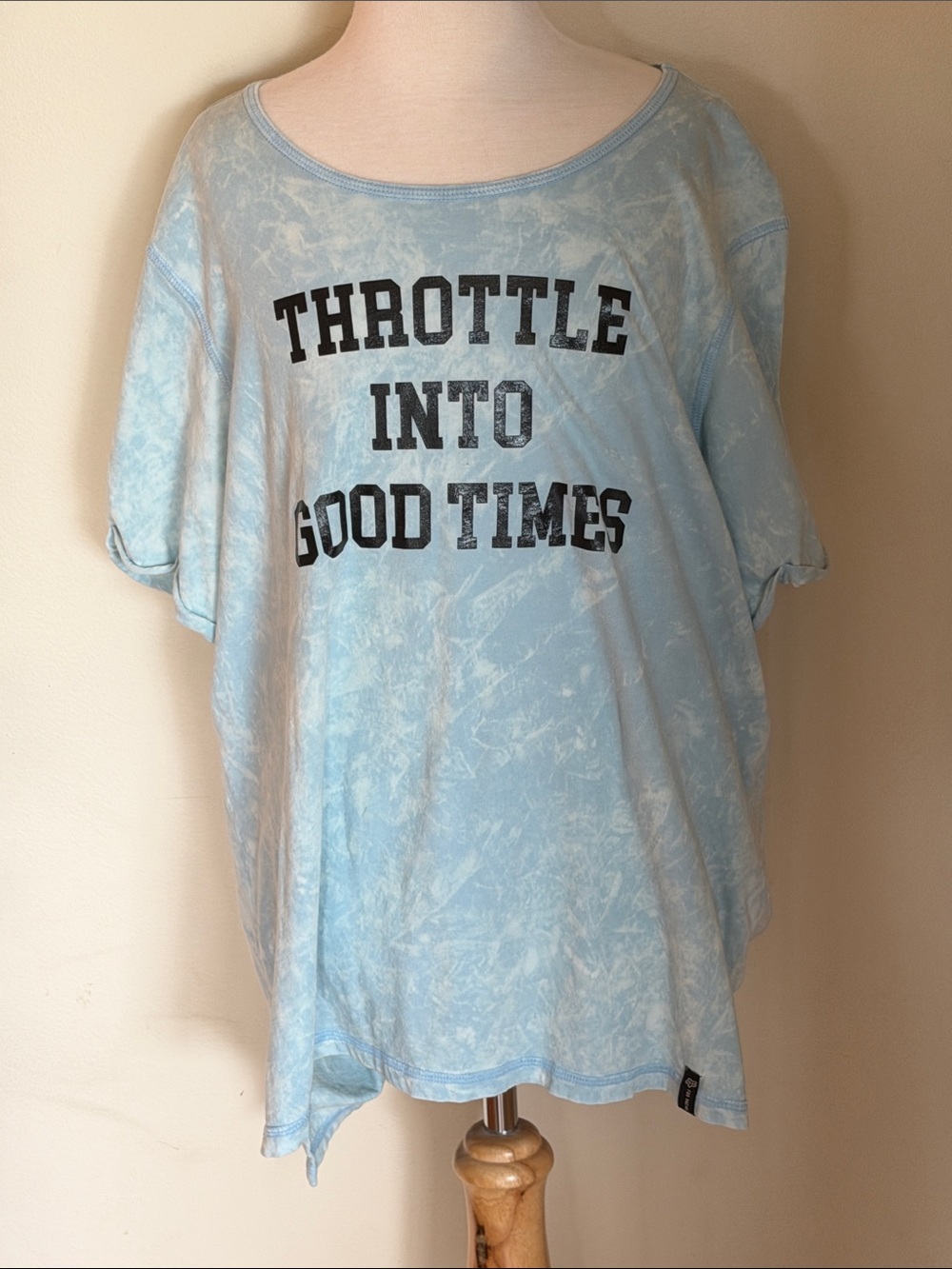 EUC~Woman’s XL Fox Light Blue T~Shirt W/“Throttle Into Good Times”  Graphic